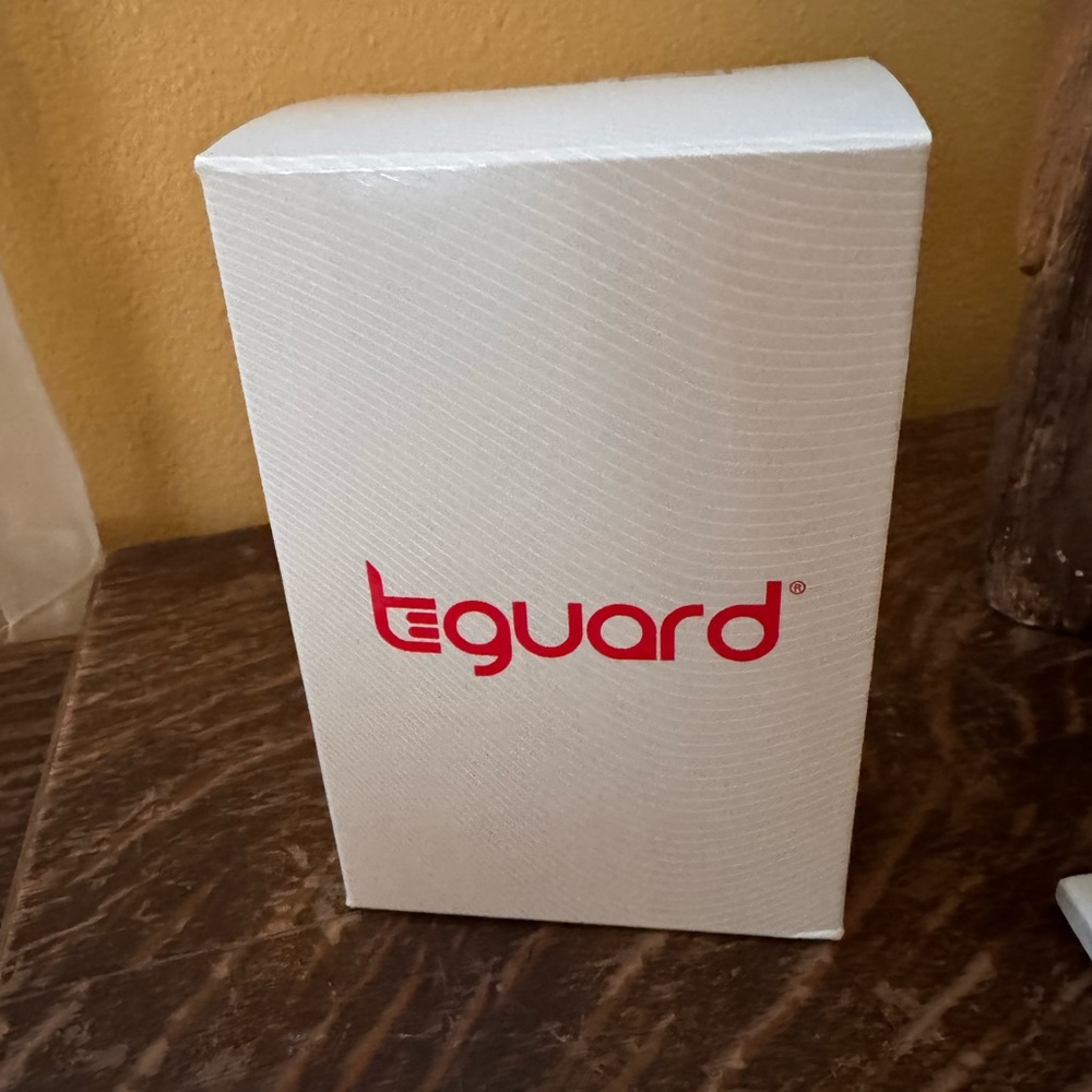 TGaurd AeroThumb Anti-thumb sucking device